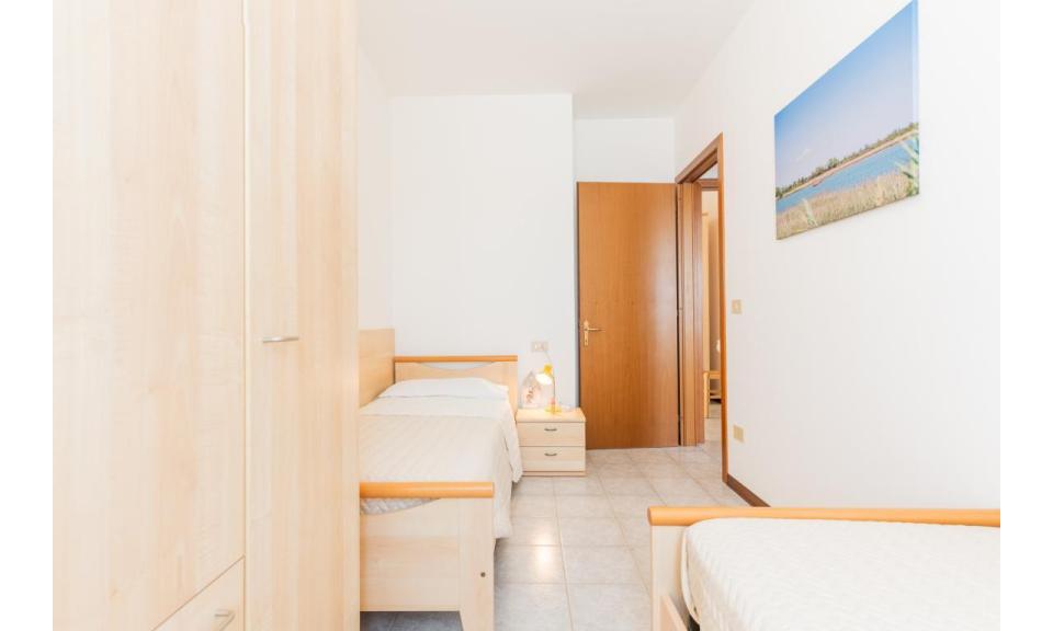 résidence ALBATROS: C6 - chambre avec deux lits (exemple)