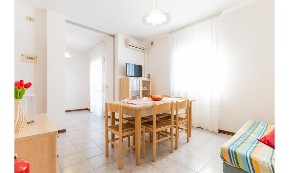 résidence ALBATROS: C6 - salon (exemple)