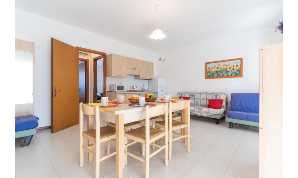 résidence ALBATROS: C6 - salon (exemple)