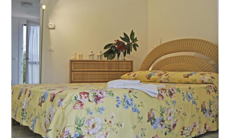 residence TAMERICI: C6 - camera matrimoniale (esempio)