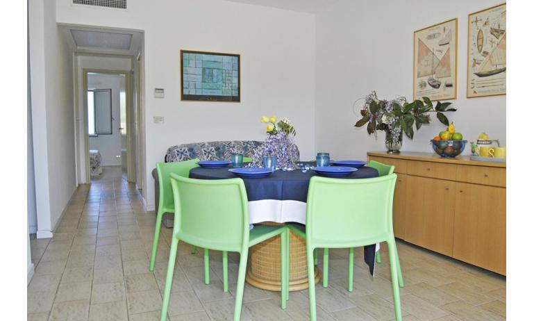 residence SELENIS: C6/pool - soggiorno (esempio)