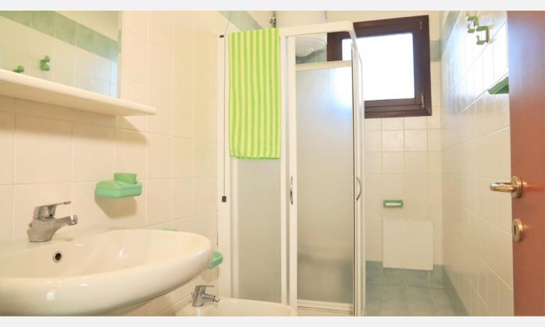 residence LIA-GEMINI: B5/0 - bagno (esempio)