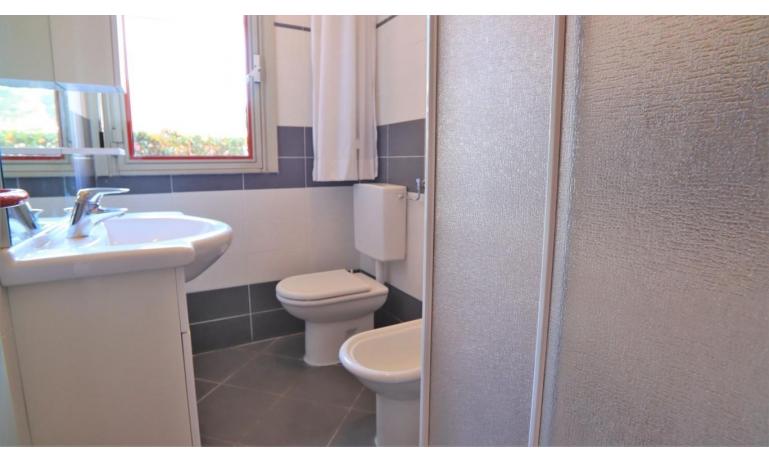 appartament BILOBA: B4/1 - salle de bain avec cabine de douche (exemple)