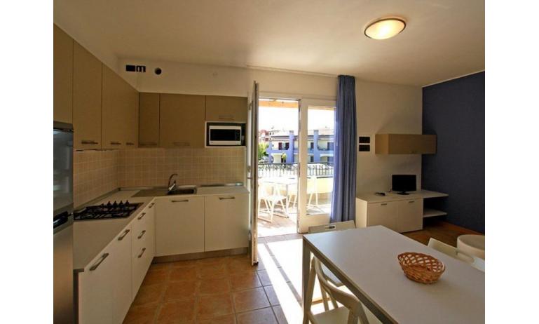 residence LE GINESTRE: C7 - kitchenette (example)