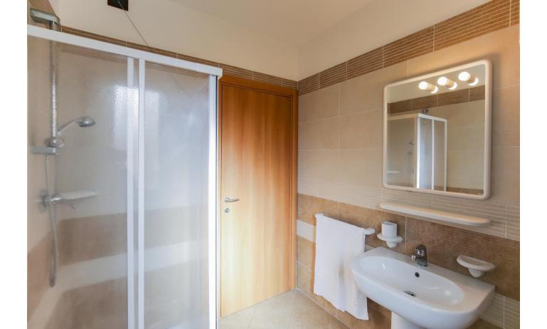 Residence LE GINESTRE: C7 - Badezimmer (Beispiel)