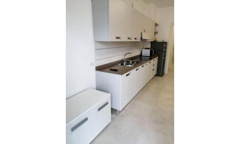 appartamenti DIANA EST: C7 - angolo cottura (esempio)