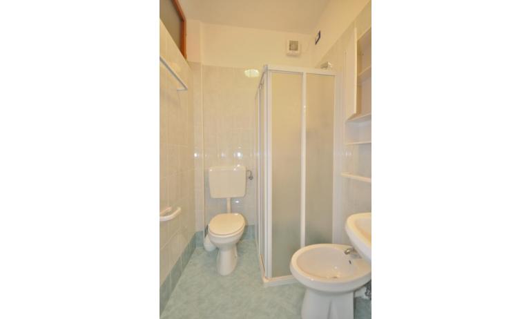 apartments RESIDENCE PINEDA: B4 - bathroom with a shower enclosure (example)