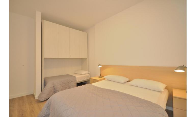 appartamenti RESIDENCE PINEDA: C6/1 - camera matrimoniale (esempio)