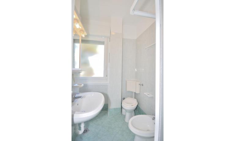 appartament RESIDENCE PINEDA: D7/2 - salle de bain (exemple)