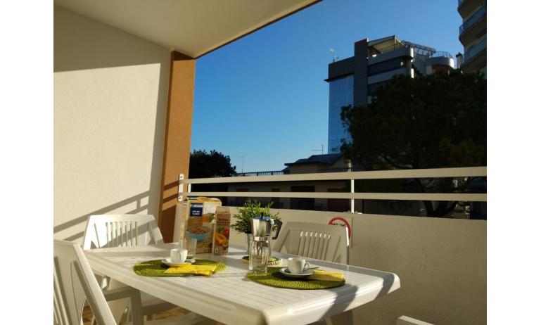 appartamenti MILANO: C6 - balcone (esempio)