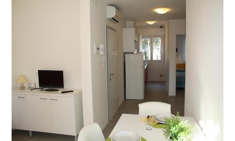 appartamenti MILANO: C6 - soggiorno (esempio)