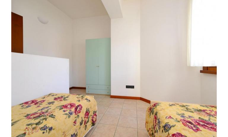 appartamenti VILLA CECILIA: C6/F - camera (esempio)