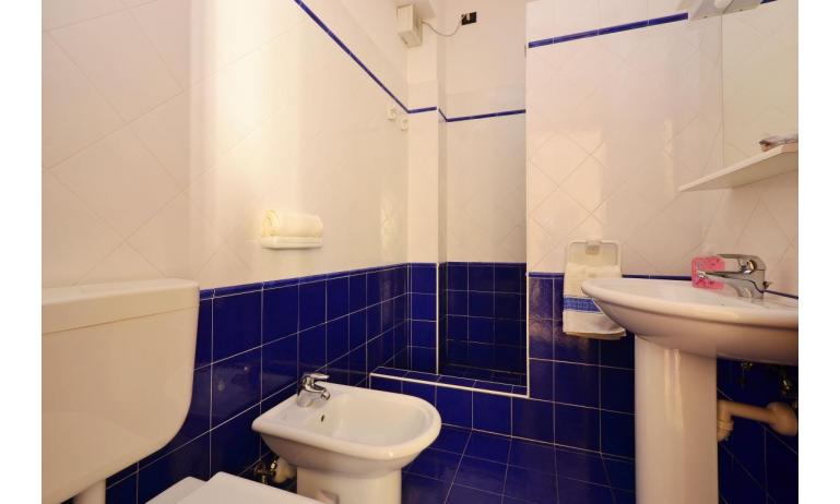 appartamenti VILLA CECILIA: C6/F - bagno (esempio)