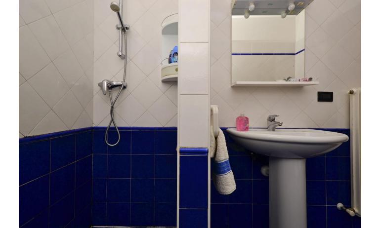 appartamenti VILLA CECILIA: C6/F - bagno (esempio)