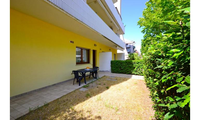 appartamenti VILLA CECILIA: C6/F - giardino (esempio)