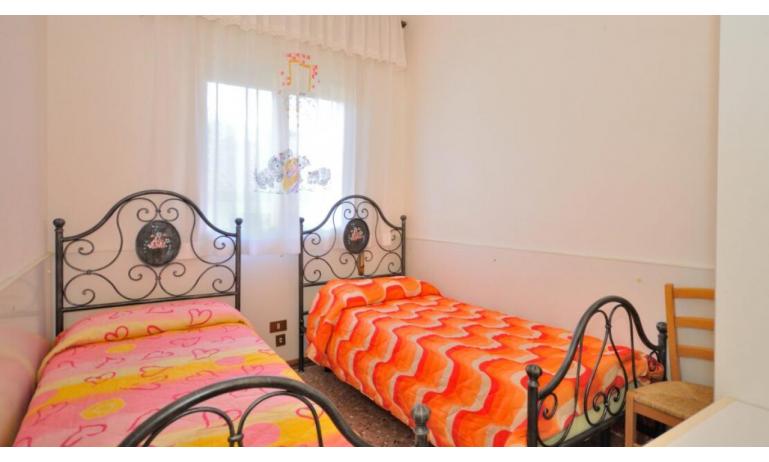 villa VILLA MARINA: C6 - twin room (example)