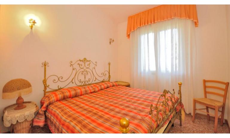 villa VILLA MARINA: C6 - double bedroom (example)
