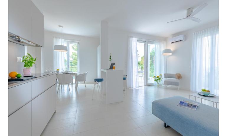 residence PAREUS BEACH RESORT: VILLA MARE - balcone con vista (esempio)