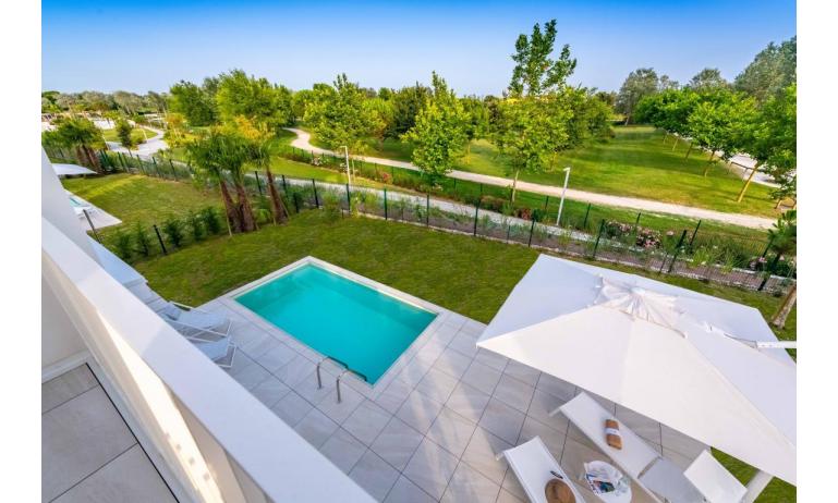 residence PAREUS BEACH RESORT: VILLA MARE - balcone con vista (esempio)