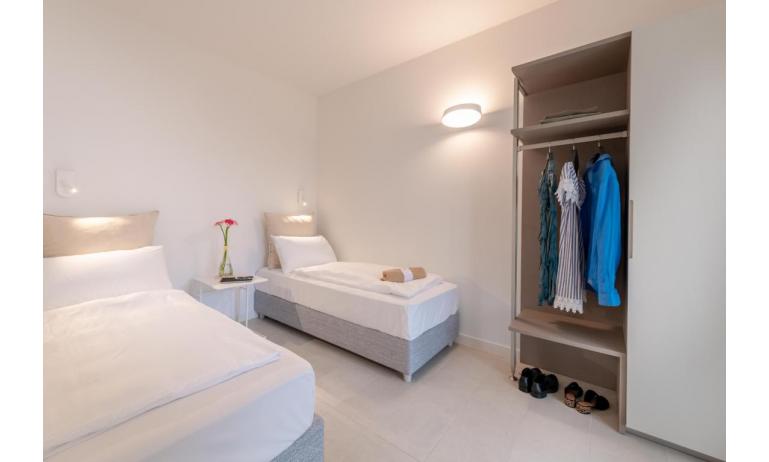 residence PAREUS BEACH RESORT: SUITE GIARDINO - camera doppia (esempio)