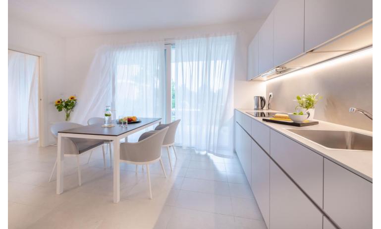 residence PAREUS BEACH RESORT: SUITE GIARDINO - angolo cottura (esempio)