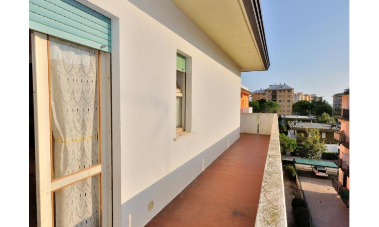 appartamenti CA CIVIDALE: C6 - balcone (esempio)