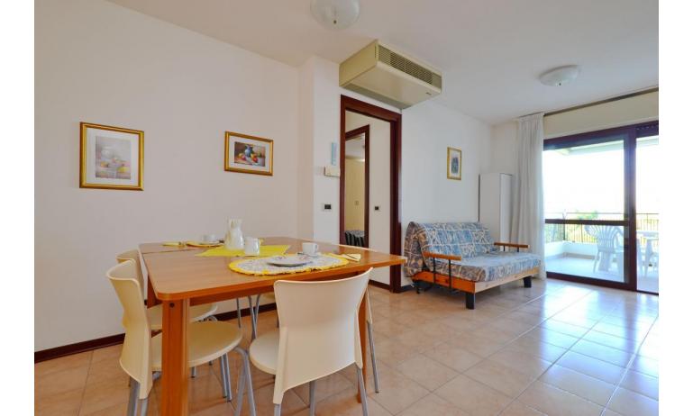 appartamenti PORTA DEL MARE: C6 - soggiorno (esempio)