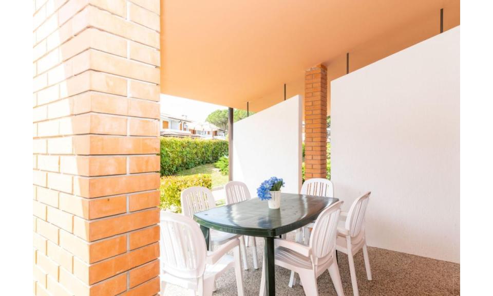 villaggio SOLE B: C6/1V - giardino (esempio)