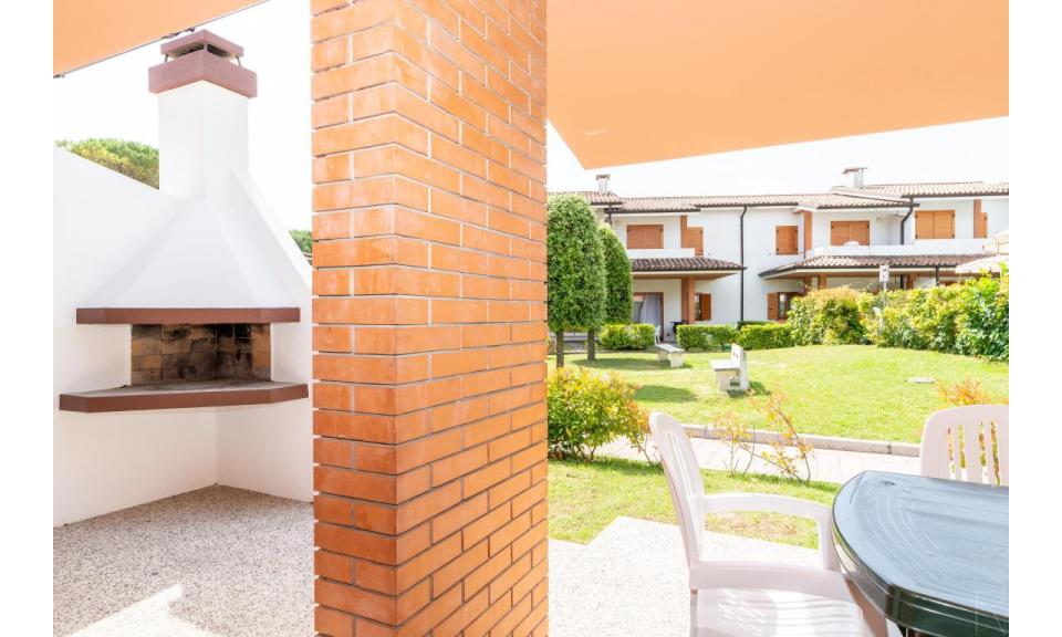 villaggio SOLE B: C6/1V - giardino (esempio)