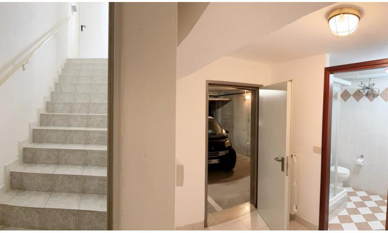 residence ALBATROS: C7/V - scala interna (esempio)