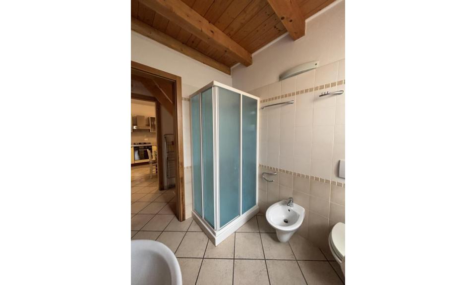 Ferienwohnungen CA ALIMAR: C5 - Badezimmer mit Duschkabine (Beispiel)