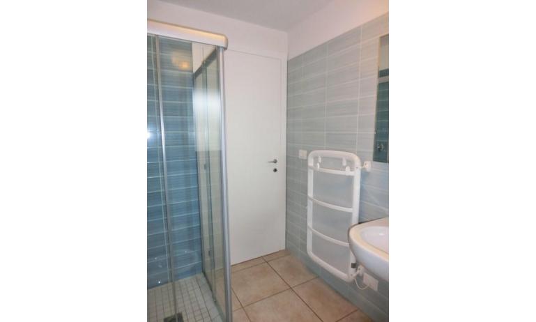 Residence EVANIKE: D8* - Badezimmer mit Duschkabine (Beispiel)