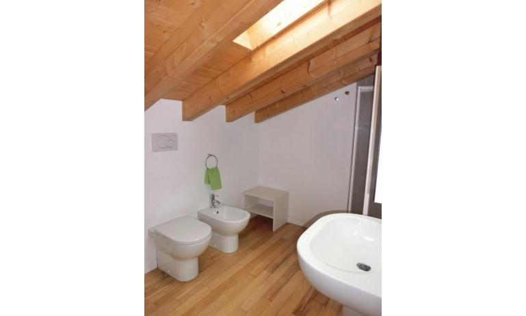 residence EVANIKE: D8* - bathroom (example)