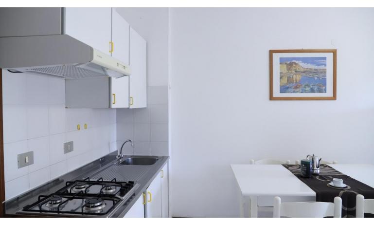 residence GEMINI: B5/0 - angolo cottura (esempio)