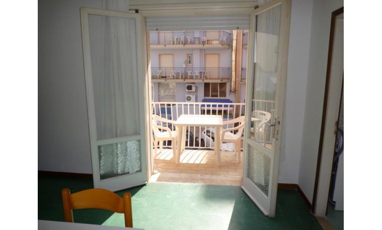 apartments MINI-JET: B4 - balcony (example)