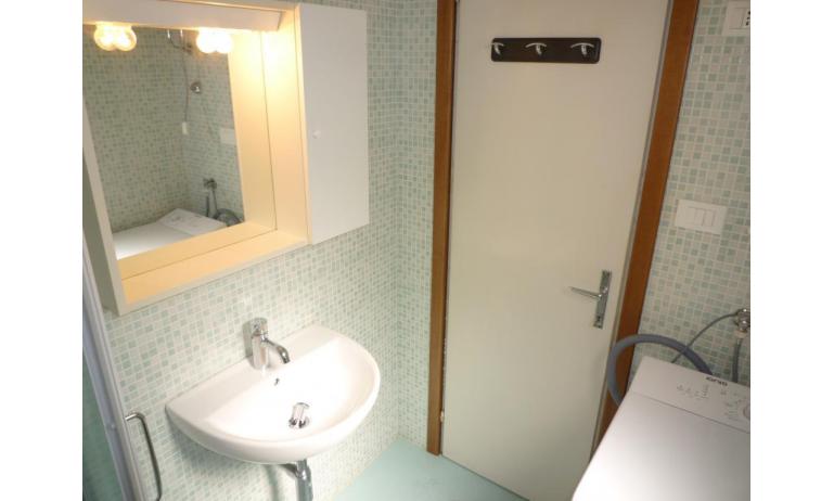appartament MINI-JET: B4 - salle de bain (exemple)