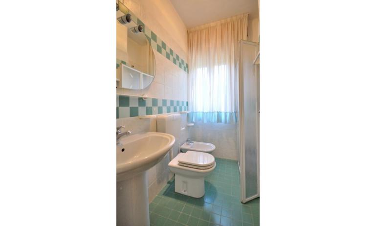 apartments RANIERI: B4 - bathroom (example)