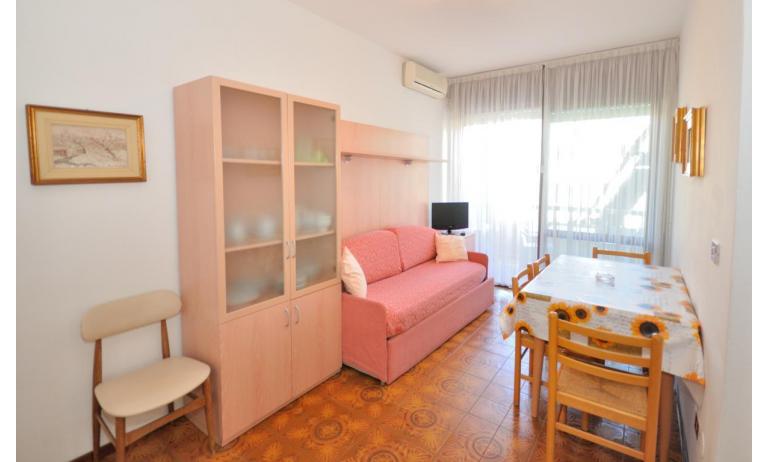 appartamenti RANIERI: B5 - soggiorno (esempio)