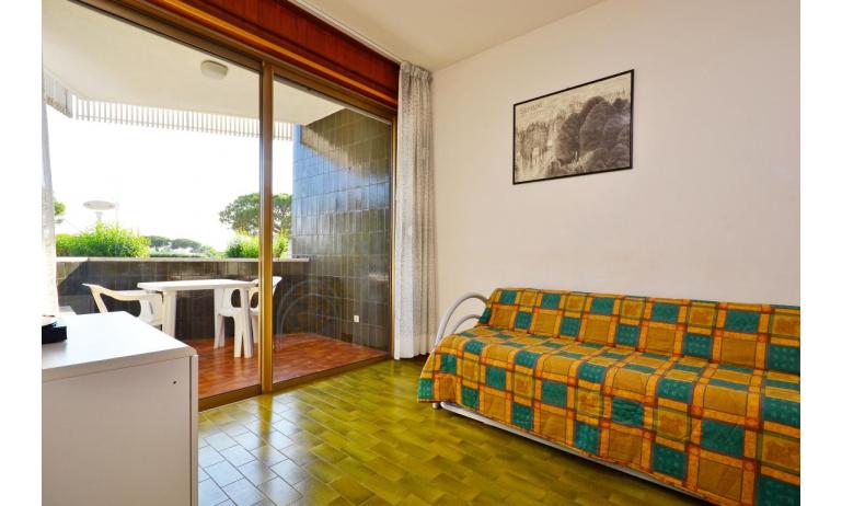appartamenti MARINA PORTO: B4 - divano letto doppio (esempio)