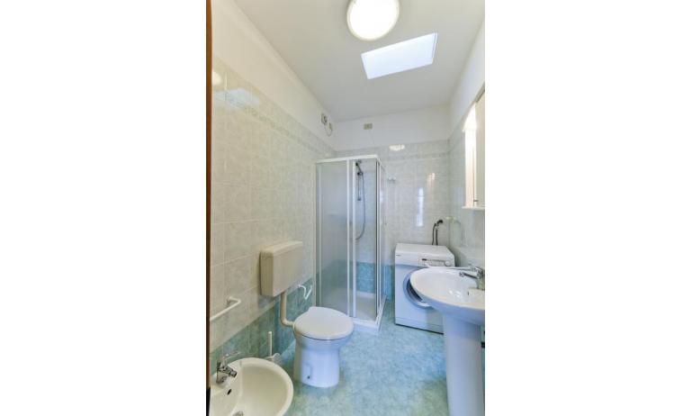 residence VILLAGGIO DEI FIORI: B4 - bathroom with a shower enclosure (example)