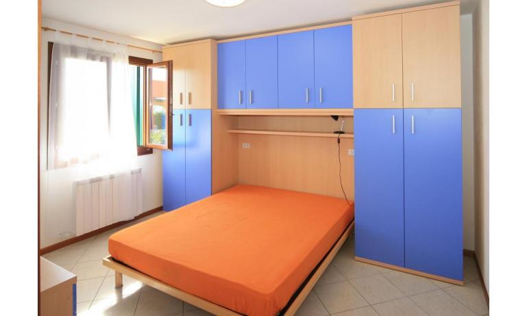 résidence VILLAGGIO DEI FIORI: B4 - chambre à coucher double (exemple)