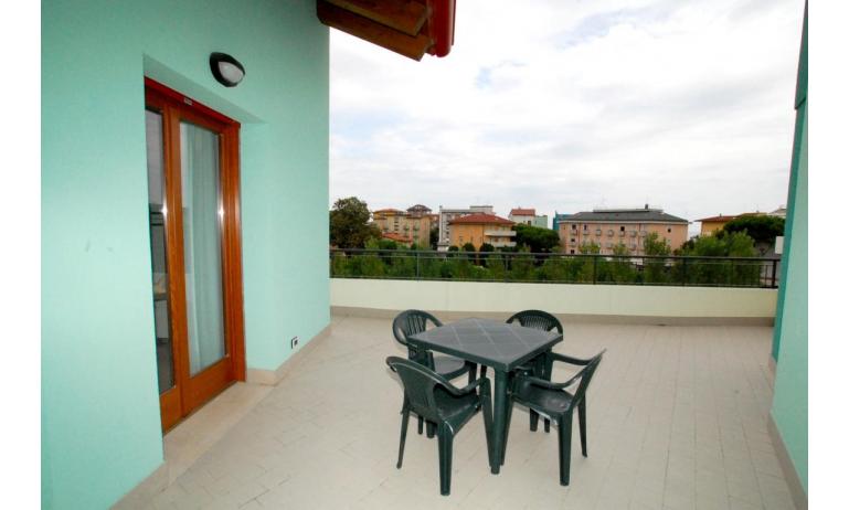 residence ROBERTA: C7 - balcone (esempio)