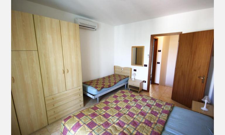 résidence LIDO DEL SOLE: B5/V - chambre à 3 lits (exemple)