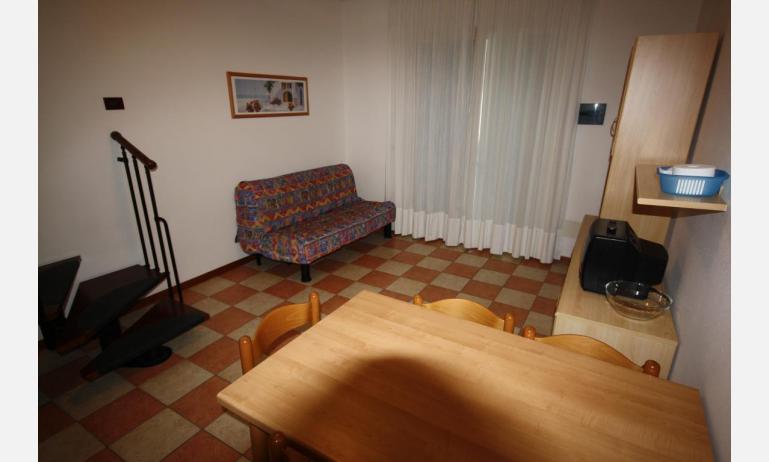 Residence LIDO DEL SOLE: B5/V - Wohnzimmer (Beispiel)