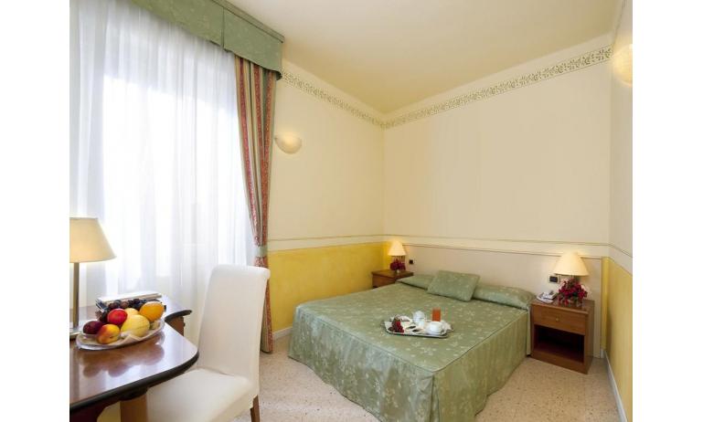 Hotel KARINZIA: Basic - Schlafzimmer (Beispiel)