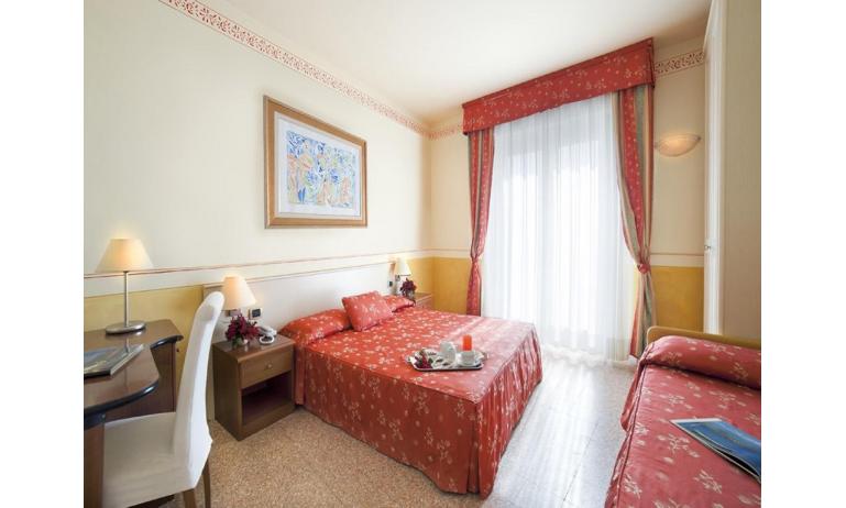 hôtel KARINZIA: Standard - chambre à 3 lits (exemple)