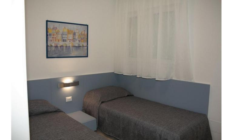 appartament MARE: C7 - chambre avec deux lits (exemple)