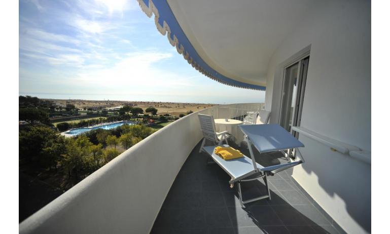 hôtel CORALLO: Junior suite - balcon avec vue mer (exemple)