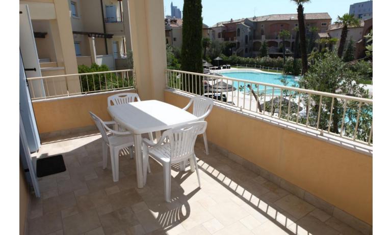 residence MEDITERRANEE: C5 - terrazzo vista piscina (esempio)