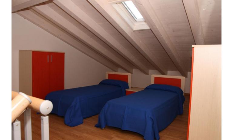 residence MEDITERRANEE: C5 - mansard roof bedroom (example)